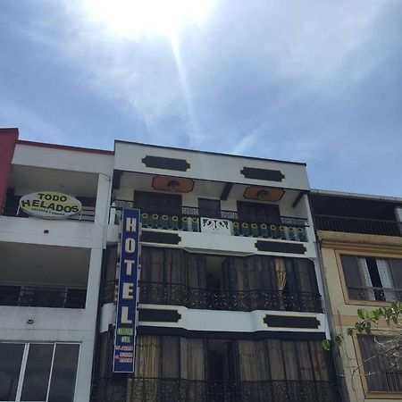 Hotel Confort Cuba Pereira Exteriör bild